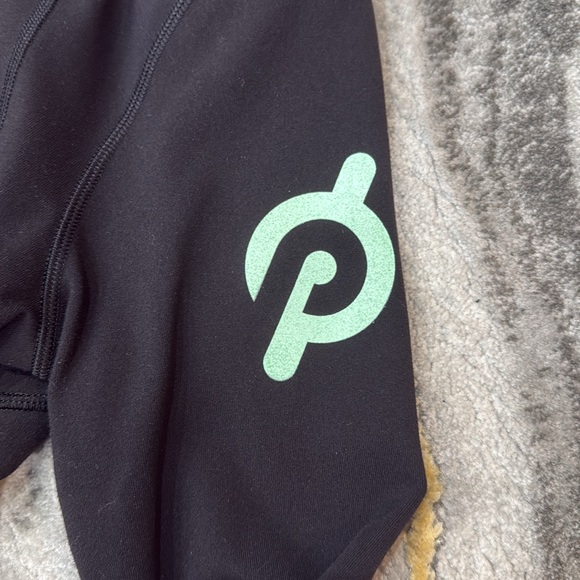 PELOTON LULULEMON DEFINE JACKET SIZE 8 - Picture 2 of 6